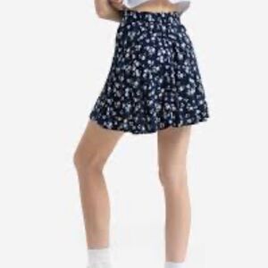 NWT Hollister ditzy floral skirt